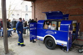 Grillanhänger im THW-Look